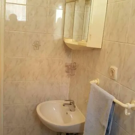 Ante Apartment *