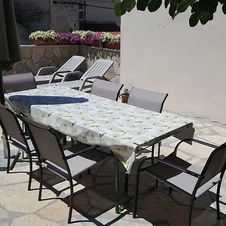 Ante Apartment